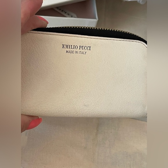 Emilio Pucci Ivory Leather Zippy Key Case Pouch w/Key Ring⭐️NIB W/DUST BAG - Picture 7 of 9